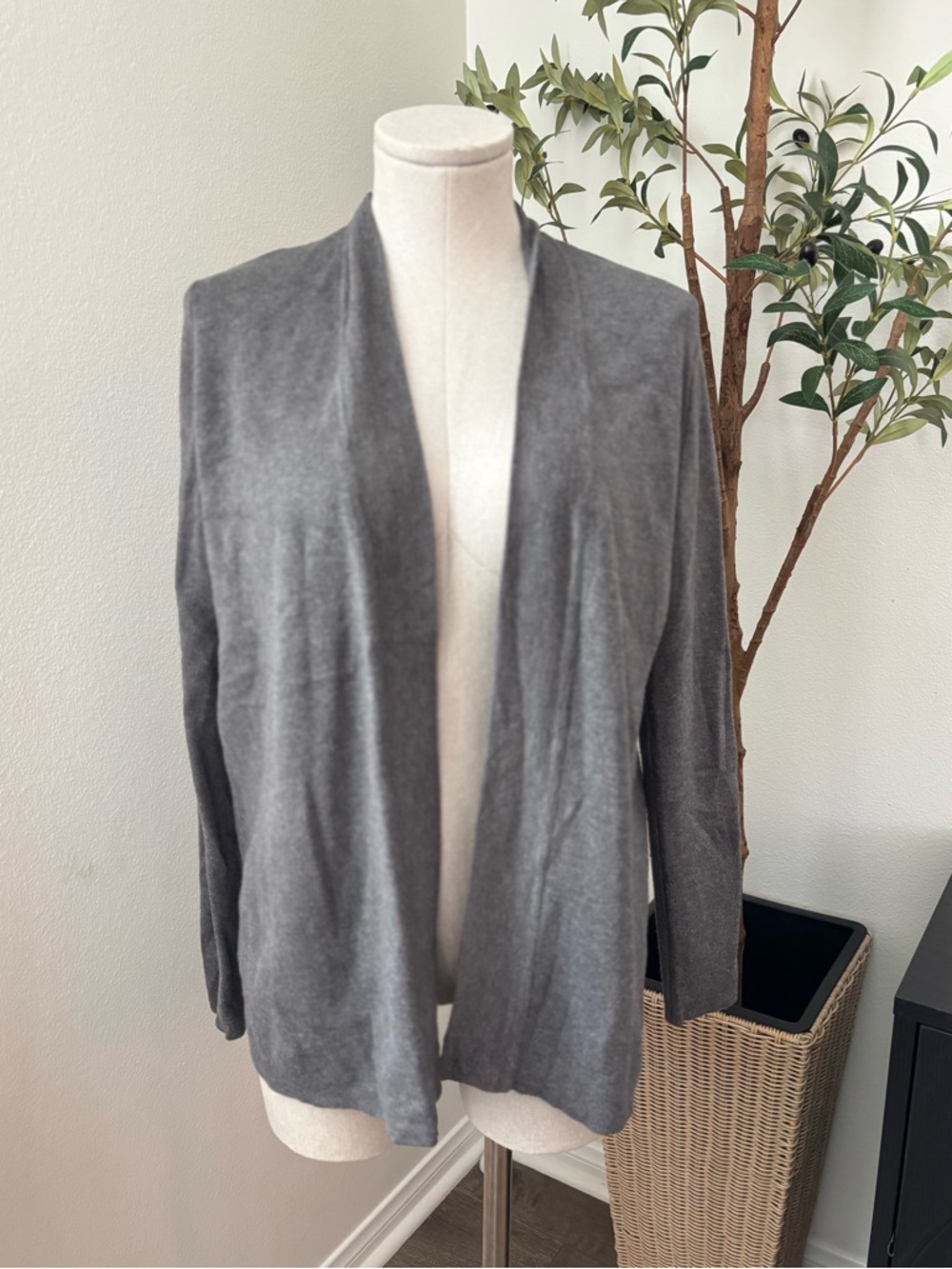 Hampshire Studio Women's Open-Front Gray Cardigan Sweater